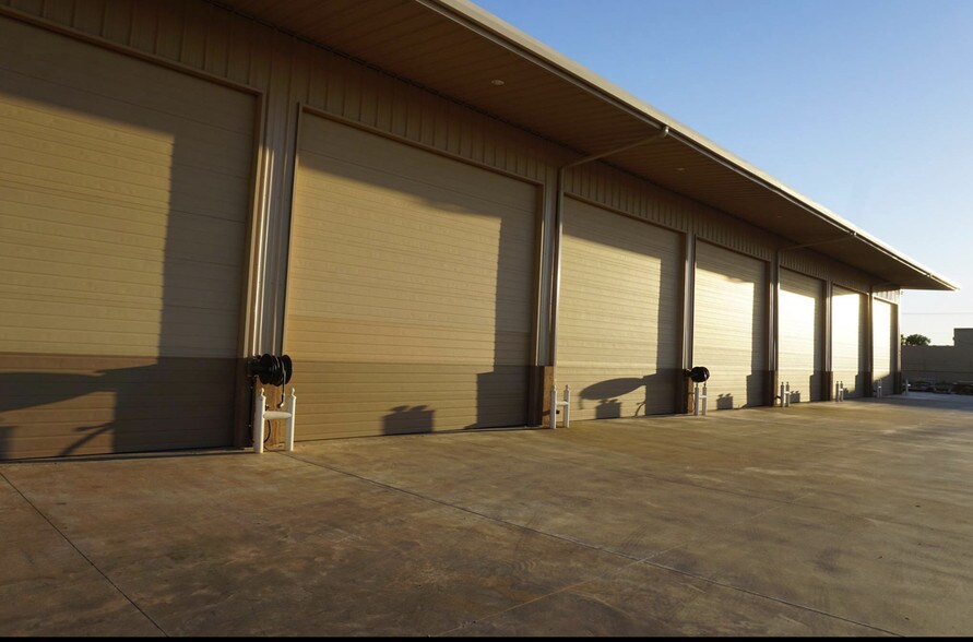 More Photos Of 1911 Sheppard Access Rd, Wichita Falls Unknown For Lease