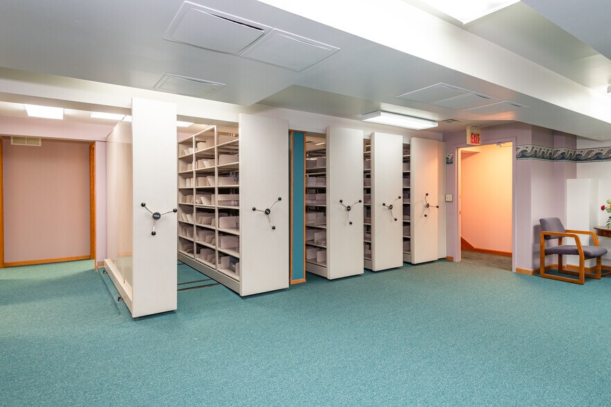 More Photos Of 1752 W High St, Piqua Medical For Sale