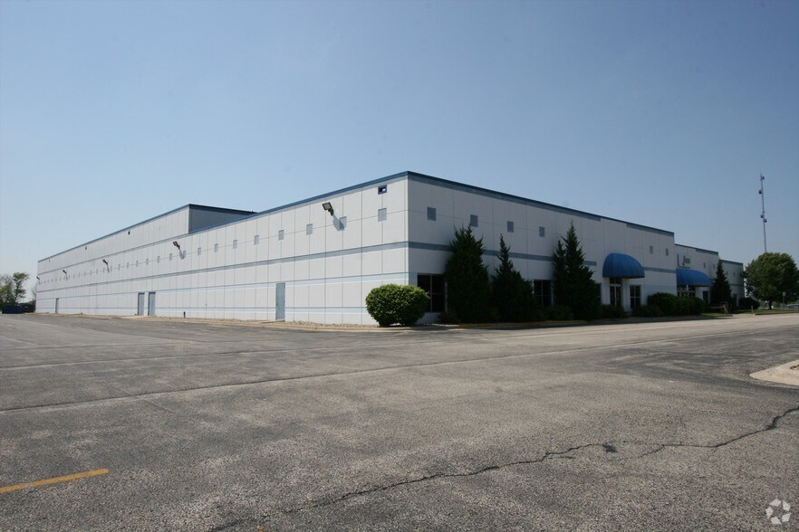 More Photos Of 10600 White Oak Ave, Dyer Skating Rink For Sale