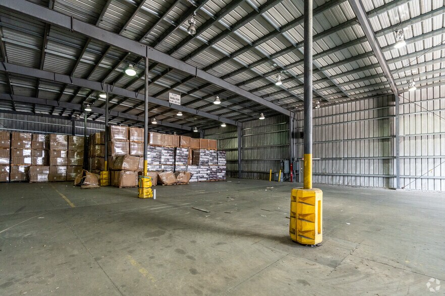 More Photos Of 500 Gateway Dr, Goldsboro Warehouse For Sale