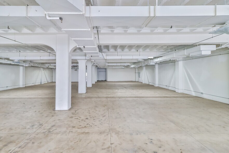 More Photos Of 737 S Broadway, Los Angeles Loft Creative Space For Sale