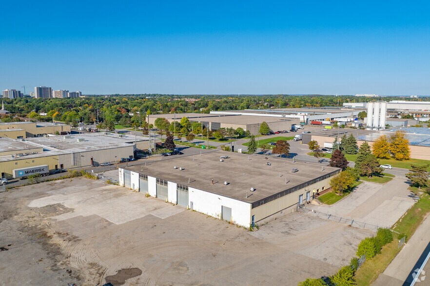 More Photos Of 1075 Clark Blvd, Brampton Warehouse For Lease