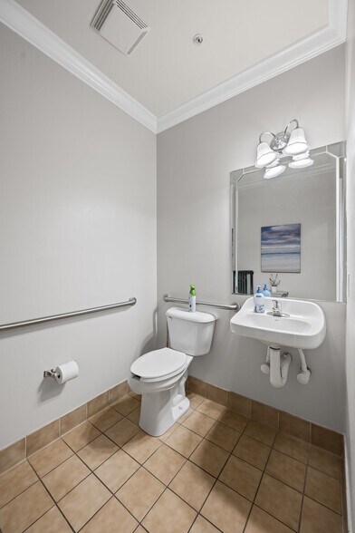 More Photos Of 321 Billingsly Ct, Franklin Loft Creative Space For Lease