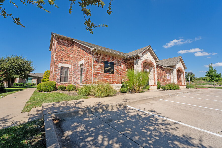 Primary Photo Of 3600 S Cooper St, Arlington Medical For Sale