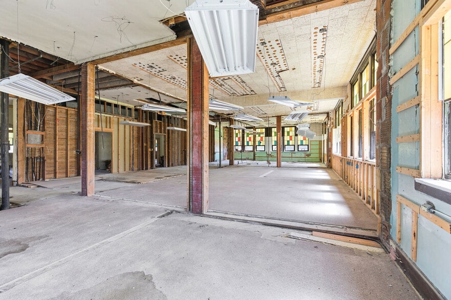 More Photos Of 642 S Main St, Central Square Office Residential For Lease