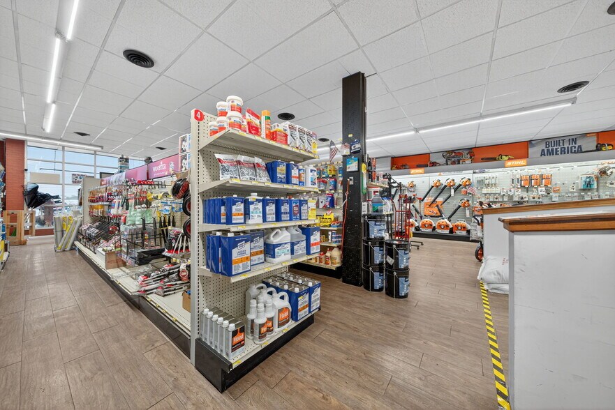 More Photos Of 103 W 2nd St N, Wright City General Retail For Sale