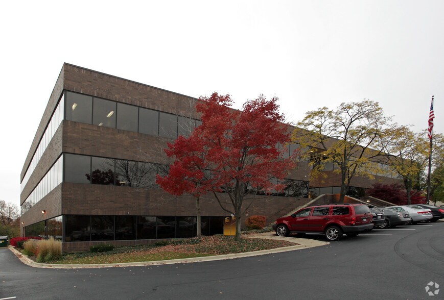 More Photos Of 1001 W 31st St, Downers Grove Office For Sale