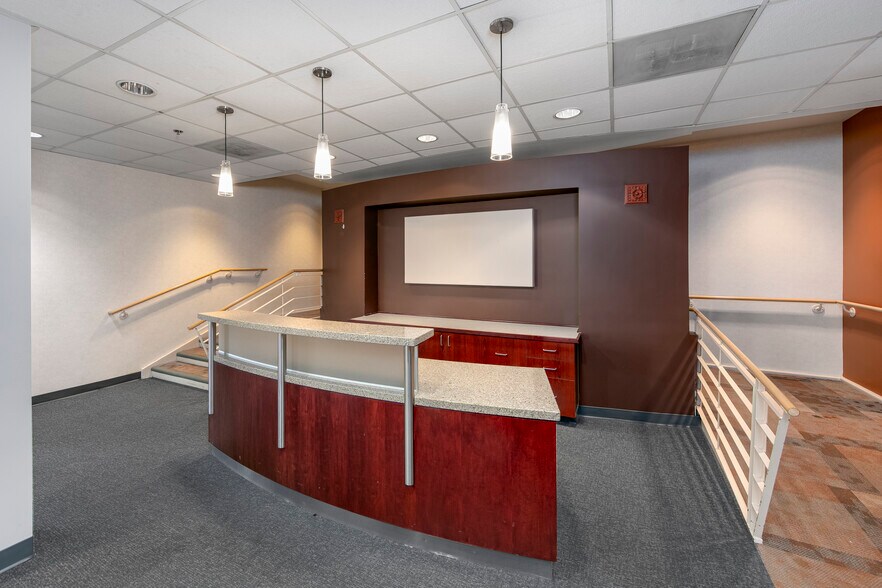 More Photos Of 1100 Pennsylvania Ave, Kansas City Office For Sale
