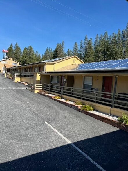 More Photos Of 550 S Auburn St, Colfax Hotel For Sale