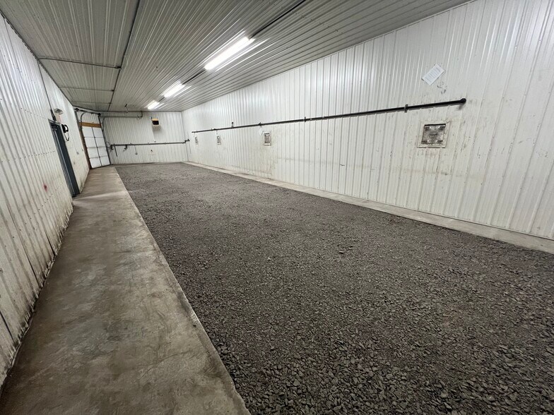 More Photos Of 27 Robinson Rd, Clinton Warehouse For Lease