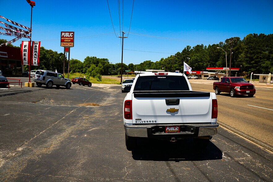 More Photos Of 910 W Palestine Ave, Palestine Auto Dealership For Sale