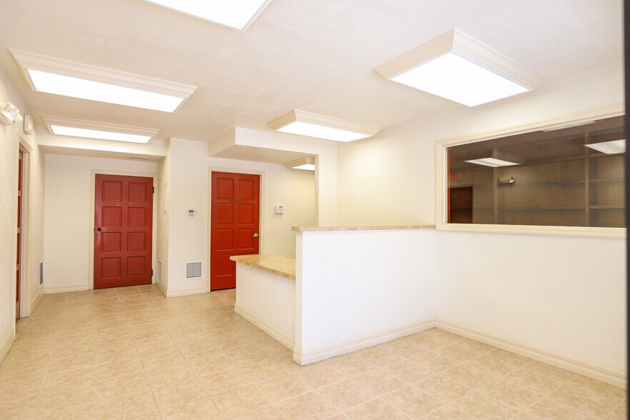 More Photos Of 305 SE 2nd Ave, Gainesville Office For Lease