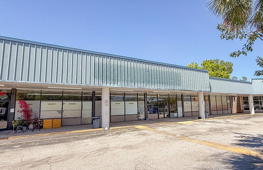 More Photos Of 6351 Bayshore Rd, North Fort Myers Unknown For Lease