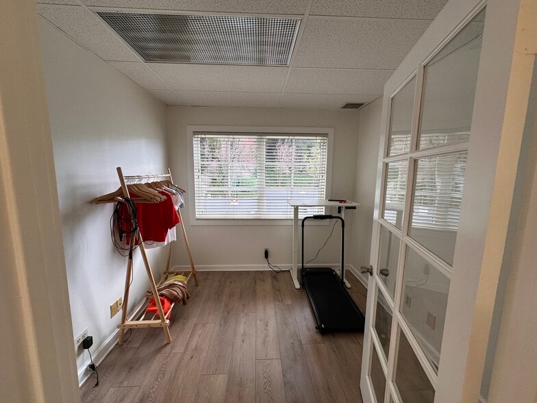More Photos Of 12750 Ventura Blvd, Studio City Loft Creative Space For Lease