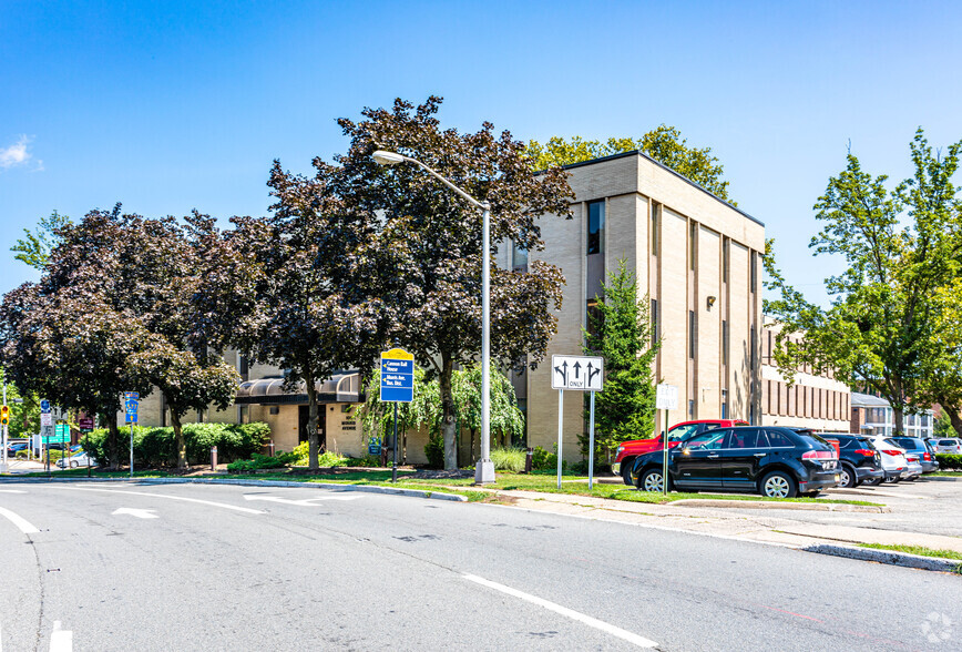 Primary Photo Of 105 Morris Ave, Springfield Medical For Lease