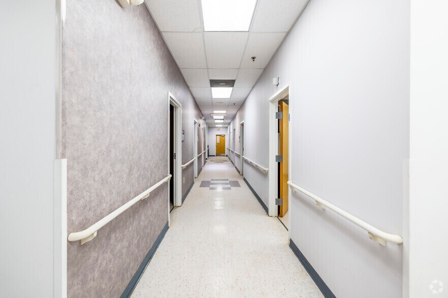 More Photos Of 6104 Avenue Q South Dr, Lubbock Medical For Sale