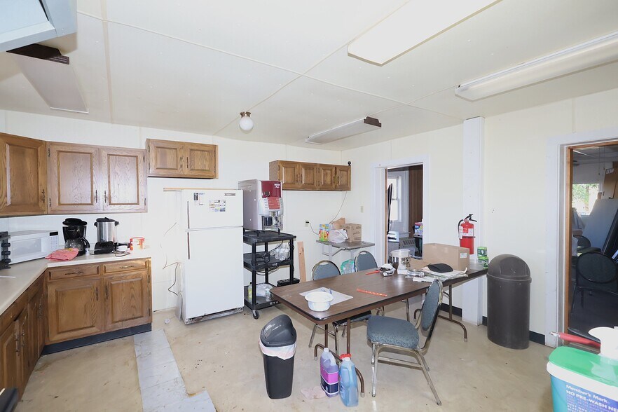 More Photos Of 220 Main St E, Ashland Office For Sale