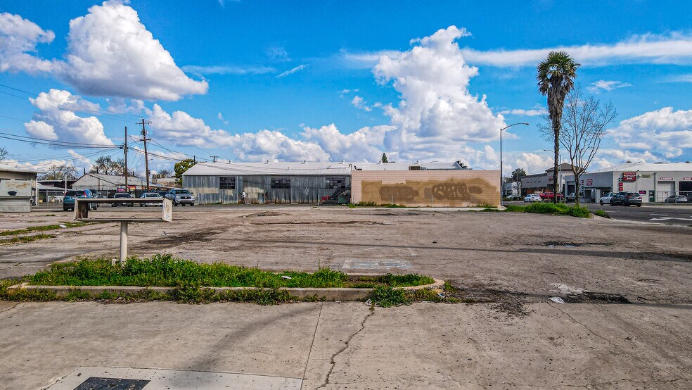 More Photos Of 245 W 16th St, Merced Land For Lease