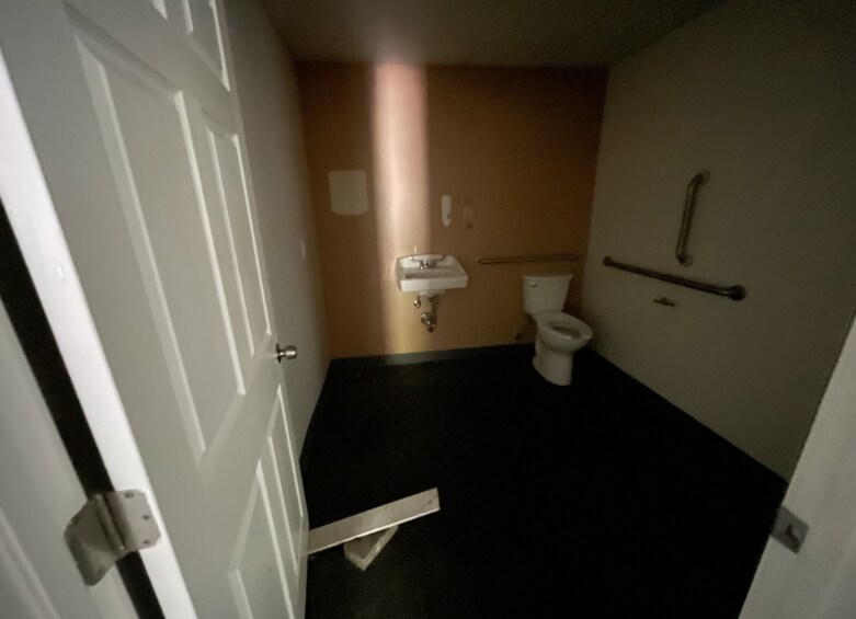 More Photos Of 13 Rockingham Rd, Windham General Retail For Sale