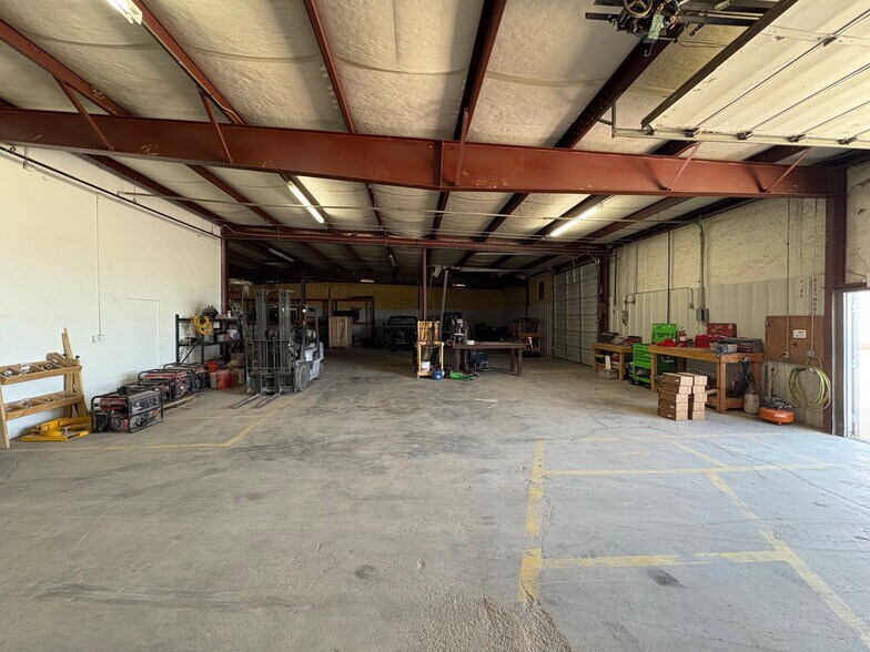 More Photos Of 10912 S 264th Ave E, Coweta Warehouse For Lease