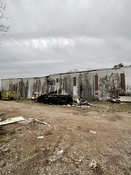 More Photos Of 609 Oak St, La Marque Warehouse For Sale