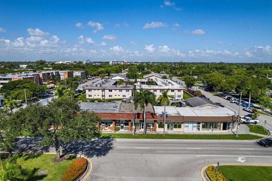 More Photos Of 16978-16990 NE 19th Ave, North Miami Beach Storefront Retail Office For Lease