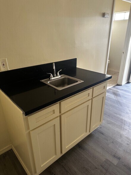 More Photos Of 3711 S Western Ave, Los Angeles Apartments For Sale