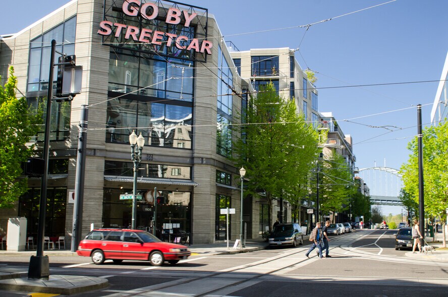 More Photos Of 1030 NW 12th Ave, Portland Apartments For Lease