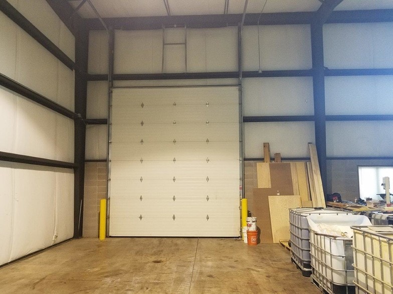 More Photos Of 6703 Rickyval St, Weston Warehouse For Lease