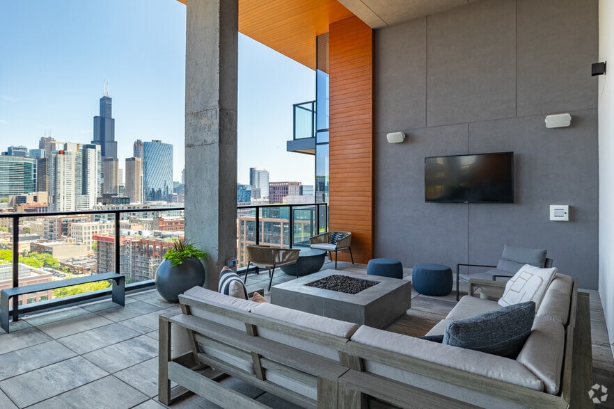 More Photos Of 161 N May St, Chicago Apartments For Lease