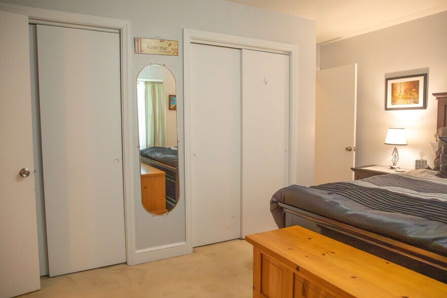 More Photos Of 719 S DuPont Blvd, Milford Flex For Sale