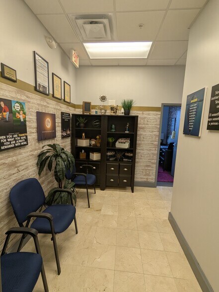 More Photos Of 7065 Westpointe Blvd, Orlando Loft Creative Space For Sale