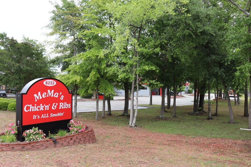 More Photos Of 8232 Market St, Wilmington Freestanding For Sale