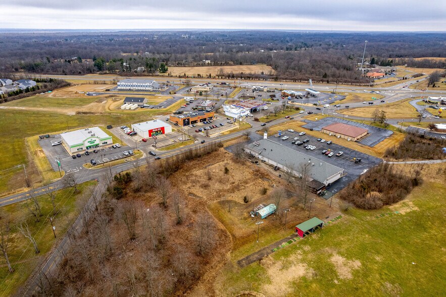 More Photos Of 2235 Bauer Rd, Batavia Unknown For Lease