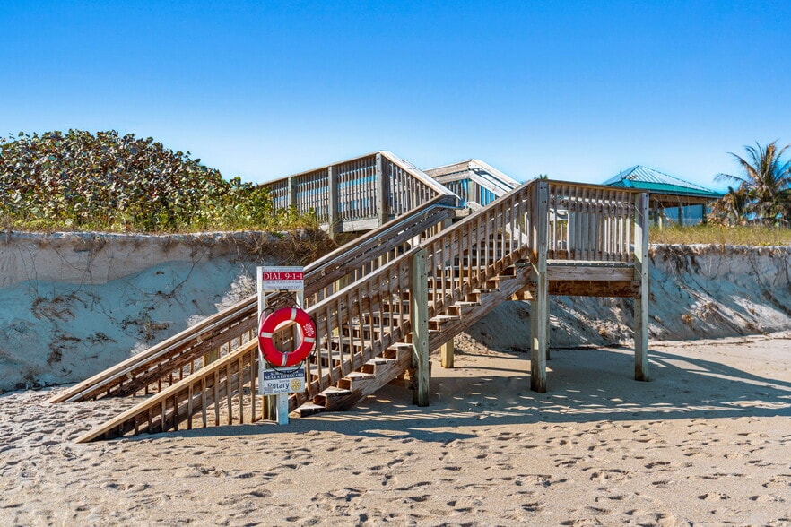 More Photos Of 9300 N A1A, Vero Beach Freestanding For Sale