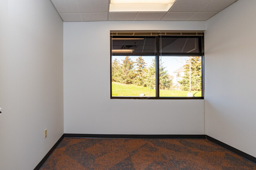 More Photos Of 611 Bielenberg Dr, Woodbury Office For Lease