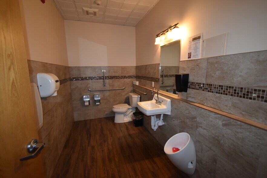 More Photos Of 1021 Rt-146, Clifton Park Restaurant For Sale