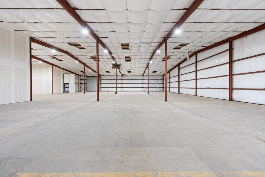 More Photos Of 403 Kraft St, San Antonio Manufacturing For Lease