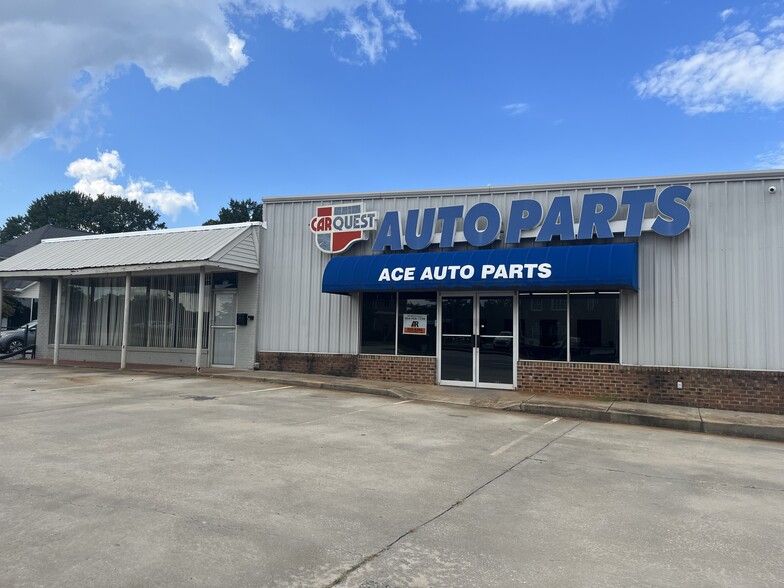 Primary Photo Of 1679 E Main St, Easley Auto Repair For Lease