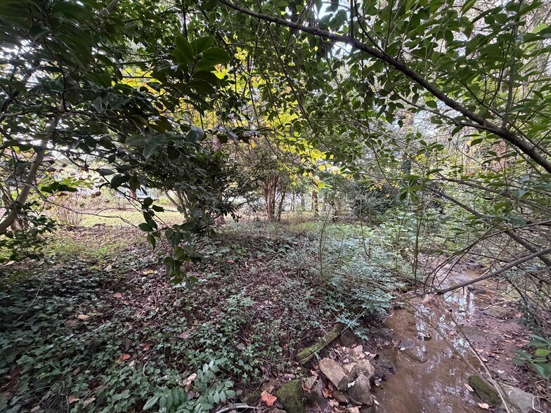 More Photos Of 35 Wilcox Rd, Tryon Apartments For Sale