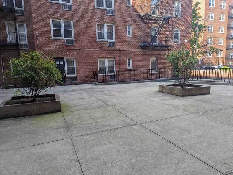 More Photos Of 79-11 41st Ave, Elmhurst Apartments For Lease
