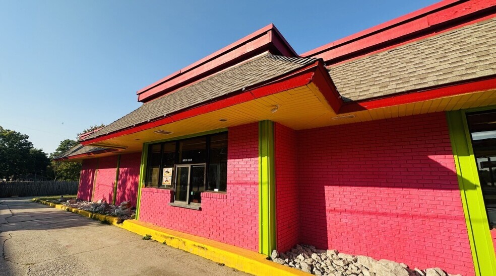 More Photos Of 11701 W US Highway 24, Independence Fast Food For Sale