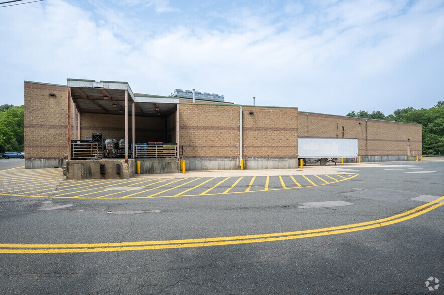 More Photos Of 35-55 Columbia Rd, Hanover Supermarket For Lease