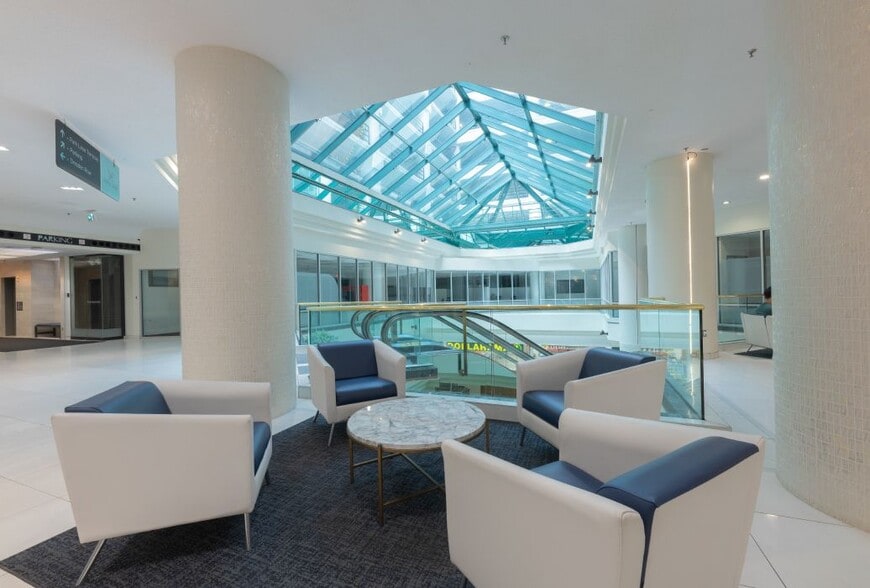 More Photos Of 5657 Spring Garden Rd, Halifax Freestanding For Lease