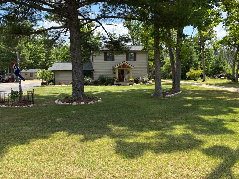 More Photos Of 7332 S M-37, Baldwin Hotel For Sale