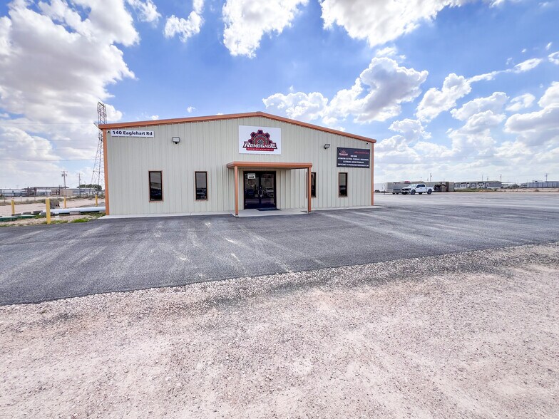More Photos Of 140 Eaglehart Rd, Odessa Warehouse For Sale