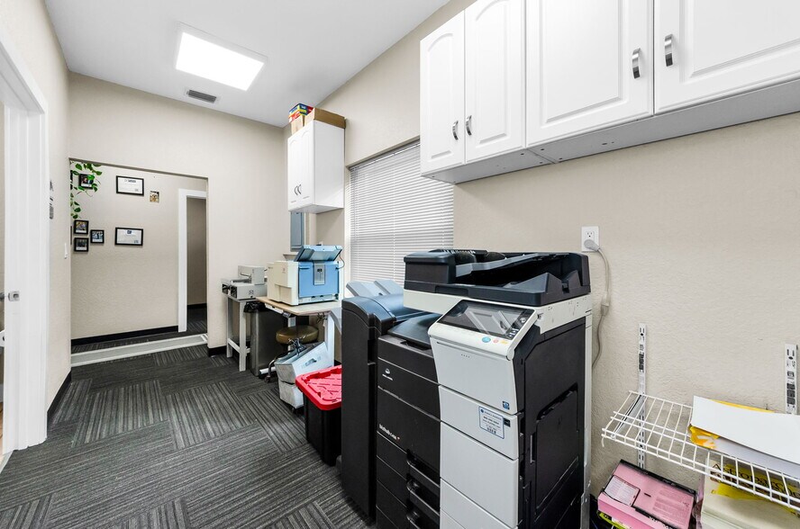 More Photos Of 11748 La Madera Blvd, Port Richey Office For Sale