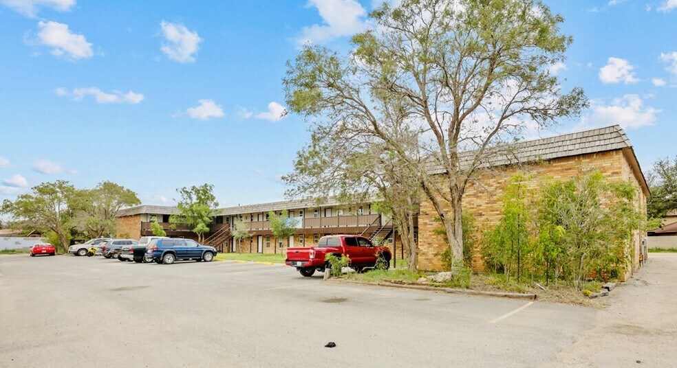 More Photos Of 1449 John Ben Shepperd Pky, Odessa Apartments For Sale