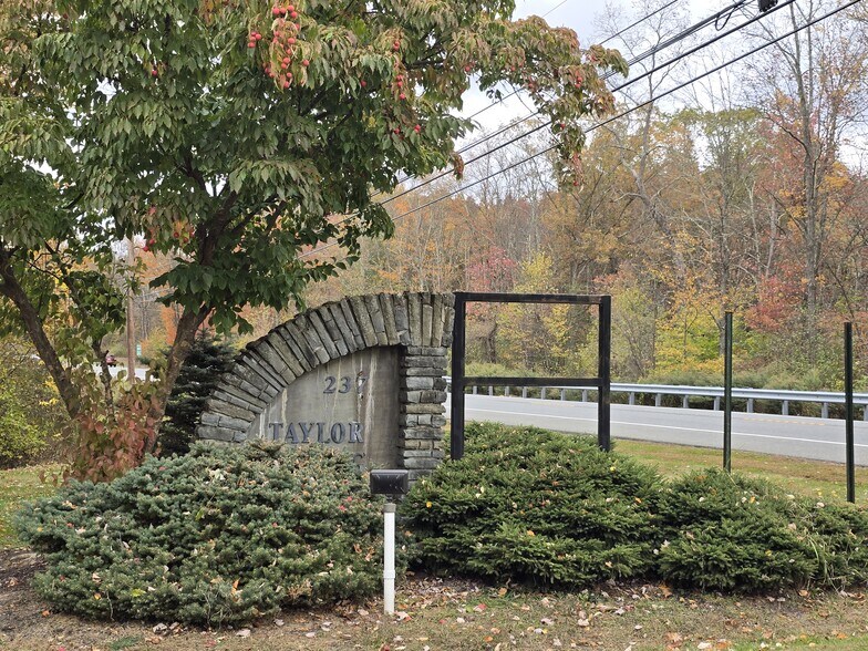 More Photos Of 237 US-206, Sandyston Medical For Sale