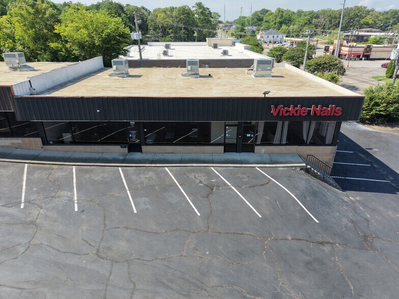 More Photos Of 2337-2375 1st St NE, Center Point Unknown For Lease